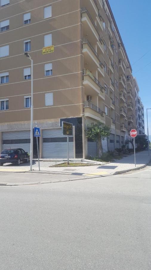 Ilarias Flat Lägenhet Vlorë Exteriör bild